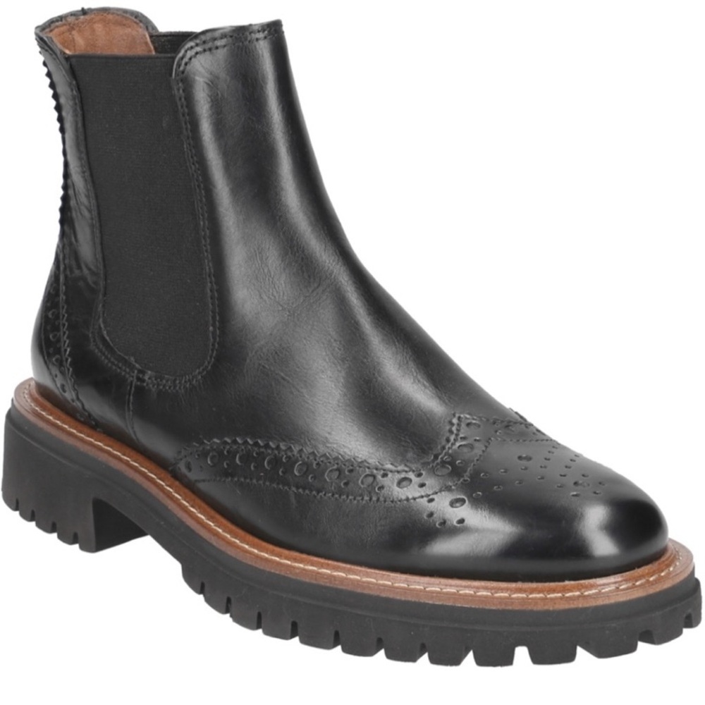 Chelsea ankle boots. Black leather. US Sizes